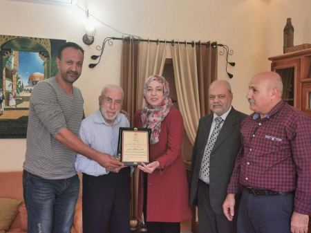 وزارة الثقافة تكرم الأستاذ و المربي الفاضل صالح محمد جرار 